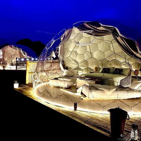 Luxury tent Deerstone Glamping-weets Hill Dome With Hot Tub *