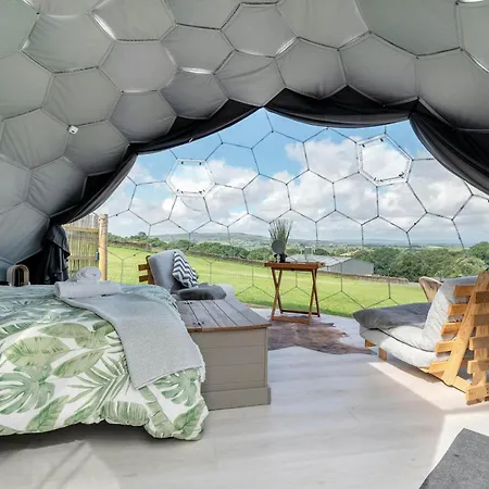 Deerstone Glamping-weets Hill Dome With Hot Tub