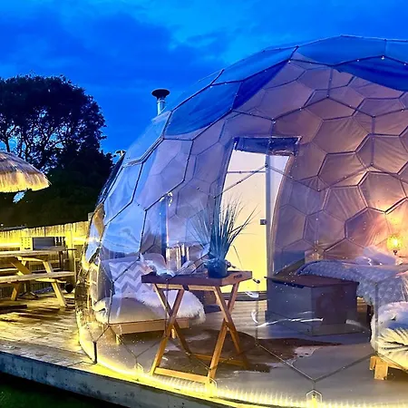 Deerstone Glamping-weets Hill Dome With Hot Tub Lyxtält Earby