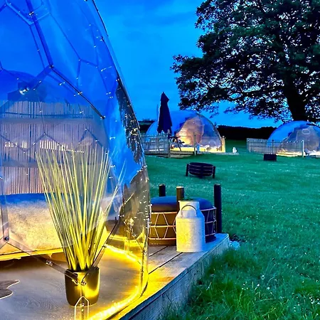 Deerstone Glamping-weets Hill Dome With Hot Tub * Earby