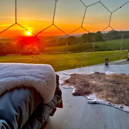 Deerstone Glamping-weets Hill Dome With Hot Tub * Earby