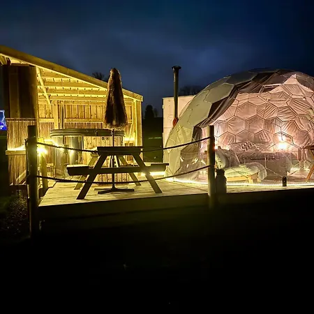 Deerstone Glamping-weets Hill Dome With Hot Tub