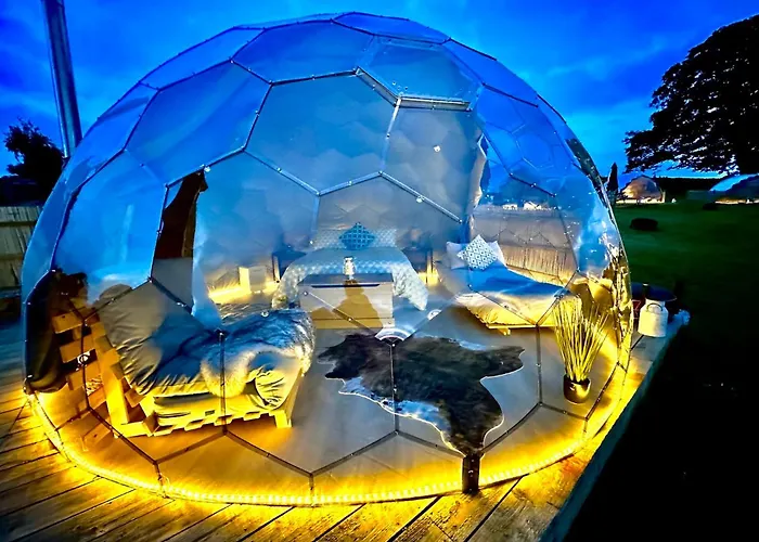 Deerstone Glamping-weets Hill Dome With Hot Tub *