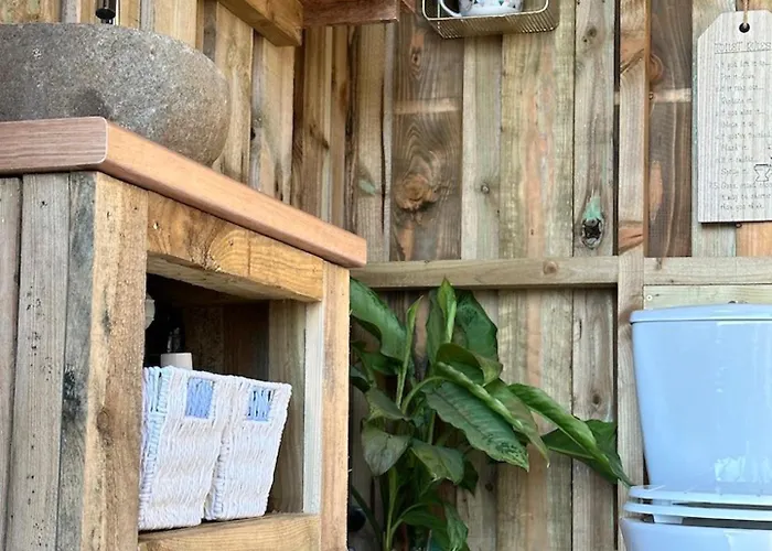 Deerstone Glamping-weets Hill Dome With Hot Tub 豪华帐篷 *