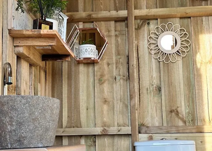 Deerstone Glamping-weets Hill Dome With Hot Tub *