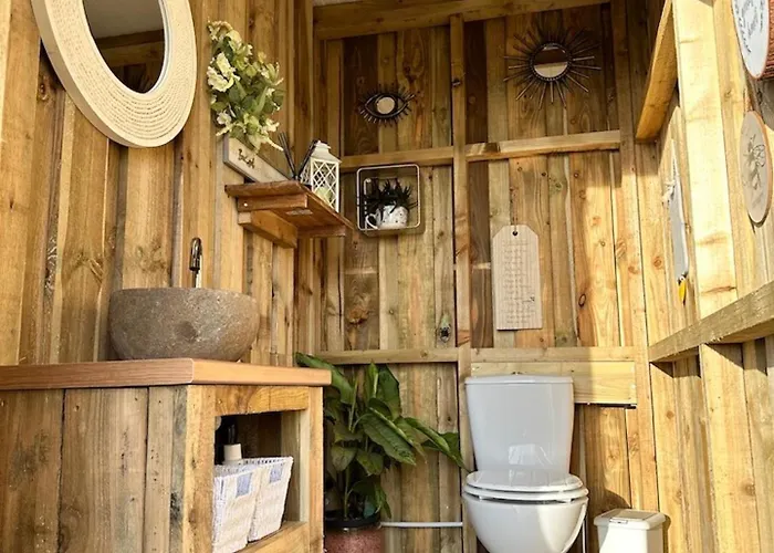 Deerstone Glamping-weets Hill Dome With Hot Tub