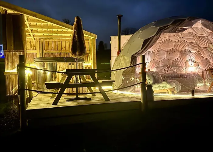 Deerstone Glamping-weets Hill Dome With Hot Tub