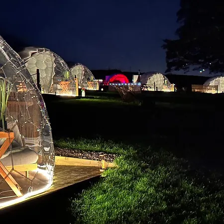 Deerstone Glamping-weets Hill Dome With Hot Tub