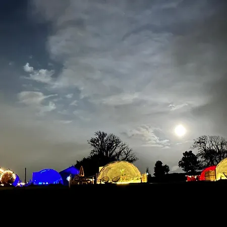 Deerstone Glamping-weets Hill Dome With Hot Tub